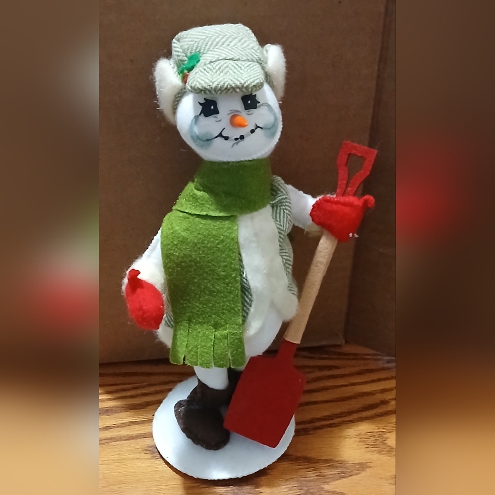 Annalee Snow Shovel Snowman